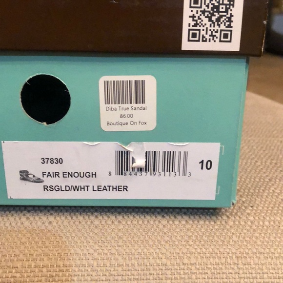 Sandals - Picture 2 of 3